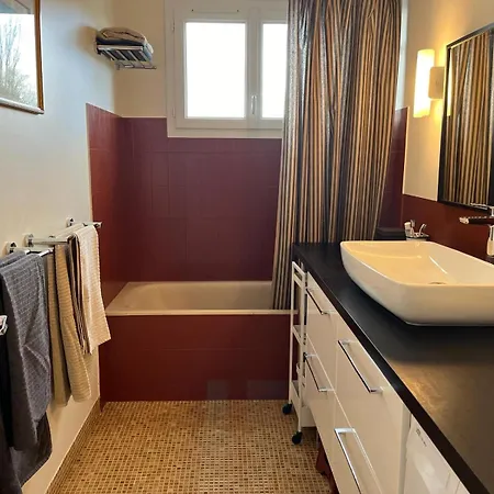 Apartment Champs De Mars 1 Proche Centre Ville, Balcon Et Parking